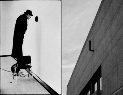 Links: Joseph Beuys 1981 blickt in den Wanddurchbruch für das Ofenrohr in der Kunsthalle Düsseldorf, Foto Ulrich Baatz; rechts die Ofenrohrinstallation außen an der Kunsthalle Düsseldorf, Foto Benjamin Dodenhoff